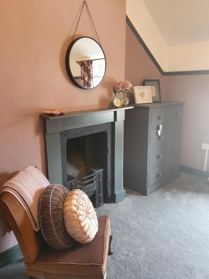 Cosy Cottage In Heart Of Llangollen Exterior foto